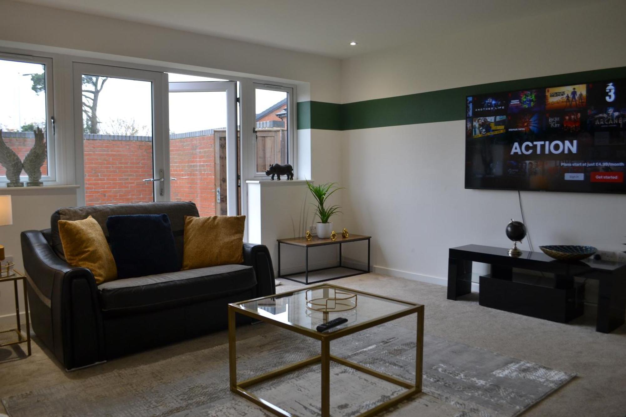 House 6 Large Private Bedrooms With 7 Beds, Close To Nec, Jlr, Centre Дом отдыха