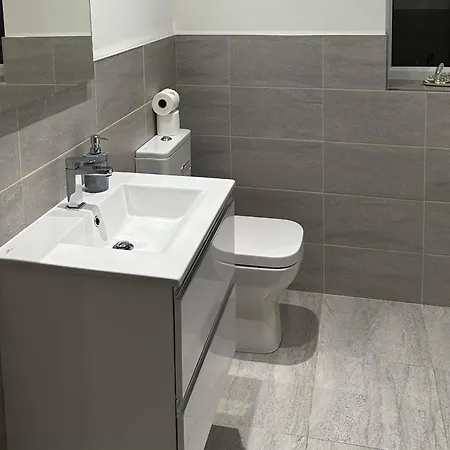 Fort House 6 Large Private Bedrooms With 7 Beds, Close To Nec, Jlr, City Centre Birmingham Exterior photo