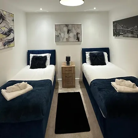 Fort House 6 Large Private Bedrooms With 7 Beds, Close To Nec, Jlr, City Centre Birmingham Exterior photo